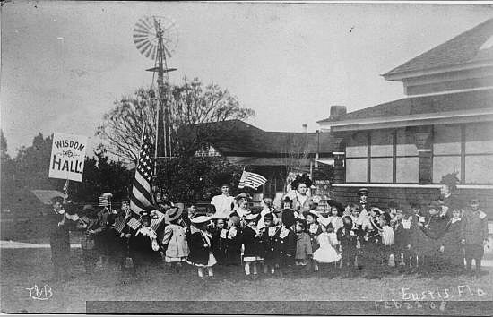 Wisdom Hall float 1908