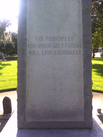 Courthouse monument