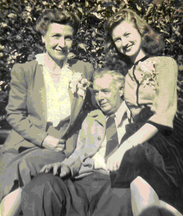 Jessie, W. E. Simmons & Carolyn Jones